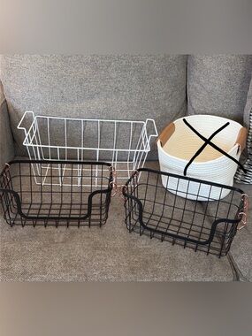 Set of 3 baskets- beige basket not included